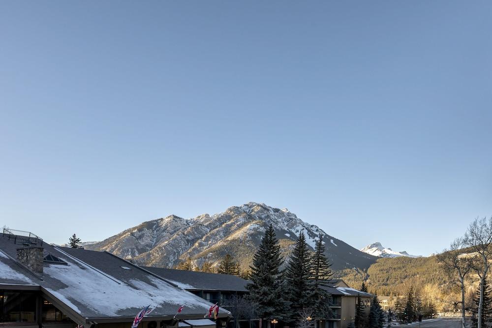 Homestead Inn Banff Exterior photo