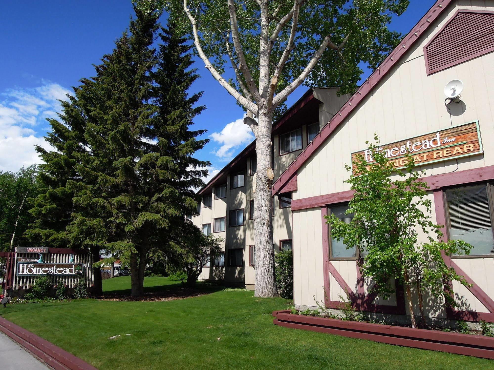 Homestead Inn Banff Exterior photo