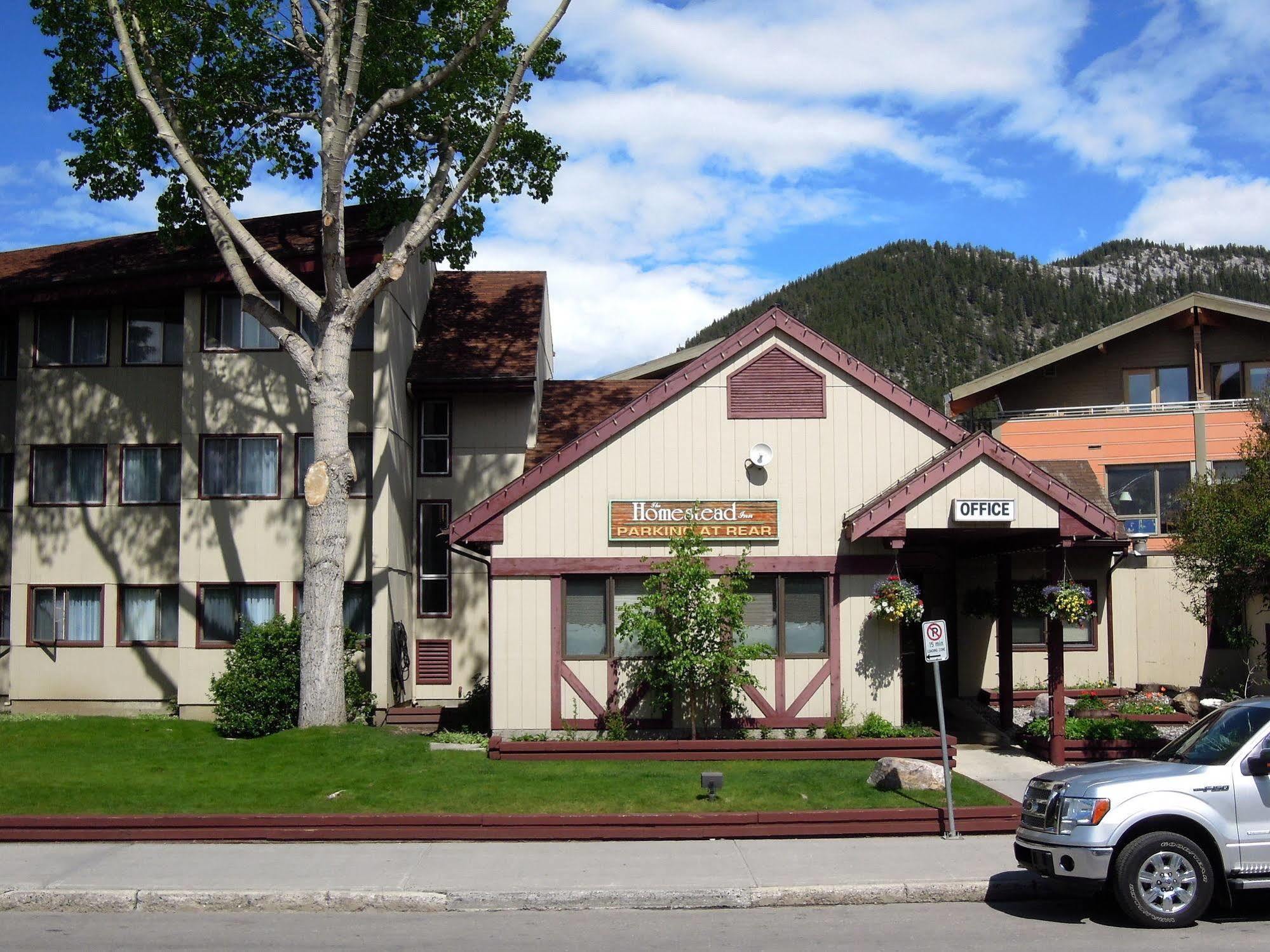 Homestead Inn Banff Exterior photo